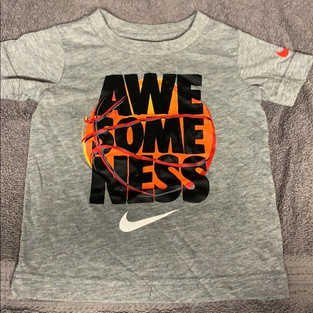 Size 2T Nike toddler shirt